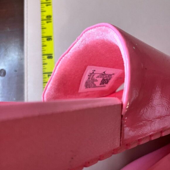 Jordan Pink Flip Flops SlidesโUS 8 CZ8027-600 LikeโNew - Picture 6 of 15